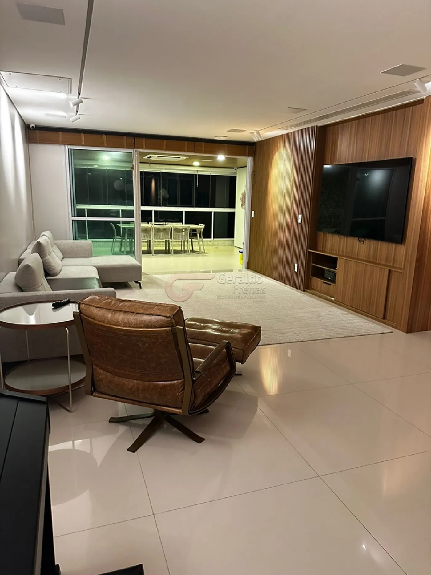 Apartamento à venda com 4 quartos, 258m² - Foto 5