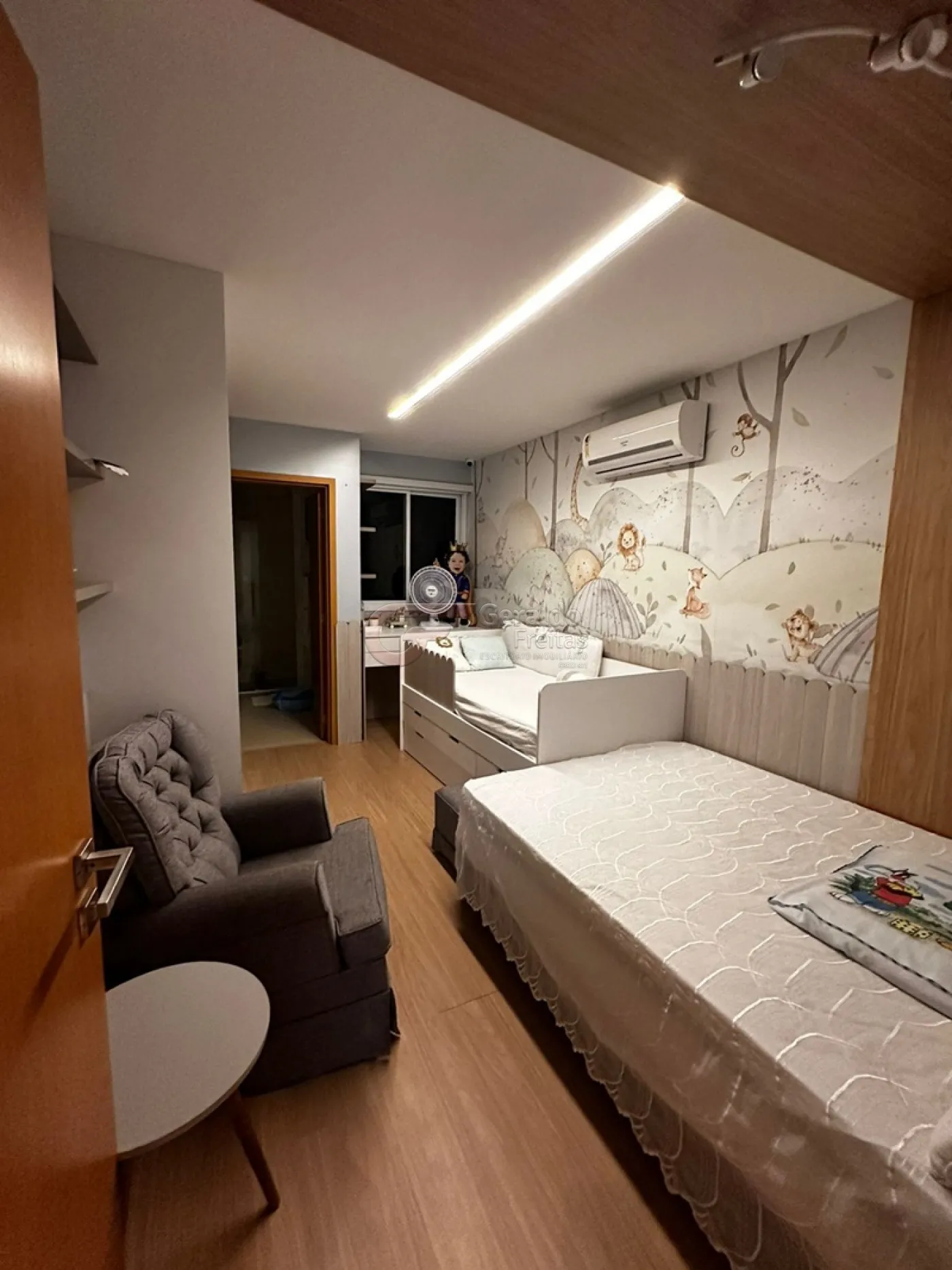 Apartamento à venda com 4 quartos, 258m² - Foto 13